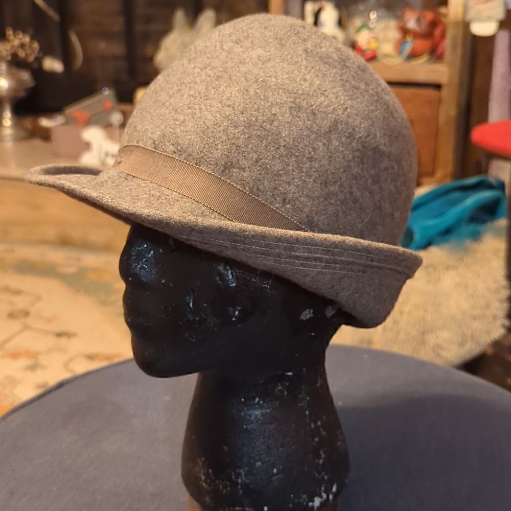 Jacki Vintage Grey Felt Asymetrical Brim Hat, derby